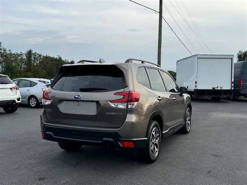 Used 2020 Subaru Forester Premium image 10