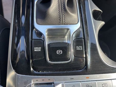 Certified 2024 Kia Carnival SX Prestige image 24