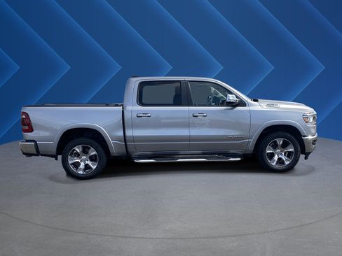 Used 2022 RAM 1500 Laramie AWD/4WD image 2