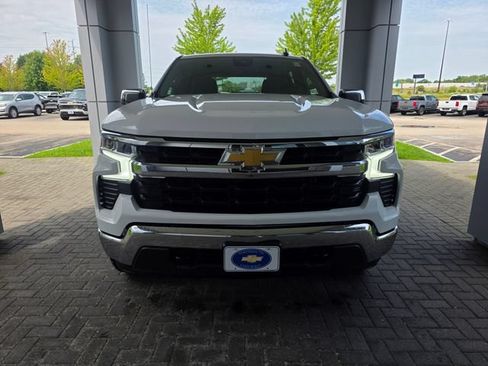 Used 2024 Chevrolet Silverado 1500 LT AWD/4WD image 7