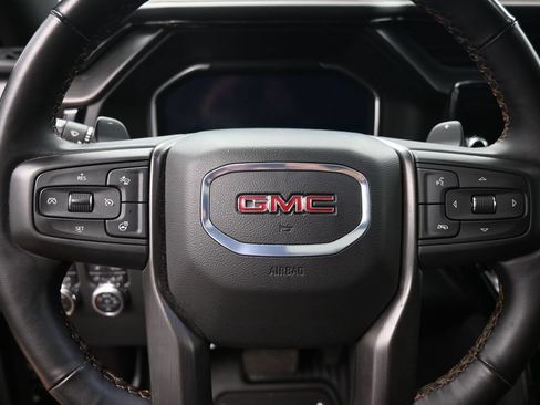 Used 2024 GMC Sierra 1500 AT4 w/ Technology Package AWD/4WD image 18
