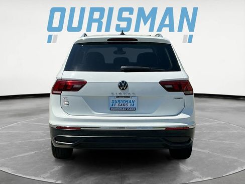 Used 2022 Volkswagen Tiguan SE w/ Panoramic Sunroof Package AWD/4WD image 6