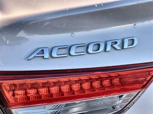 Certified 2019 Honda Accord EX-L image 8