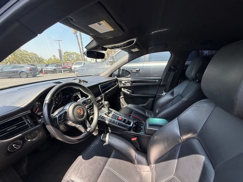 Used 2019 Porsche Macan AWD/4WD image 5