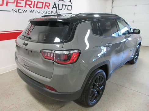 Used 2023 Jeep Compass Latitude w/ Convenience Group AWD/4WD image 12