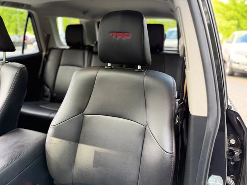 Used 2023 Toyota 4Runner TRD Off-Road Premium w/ Moonroof Package AWD/4WD image 8