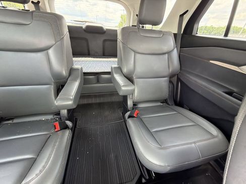 Used 2025 Ford Explorer Active w/ Active Comfort Package AWD/4WD image 16