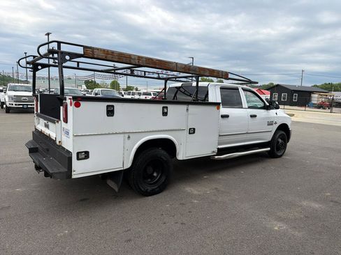 Used 2018 RAM 3500 Tradesman w/ Chrome Appearance Group AWD/4WD image 4