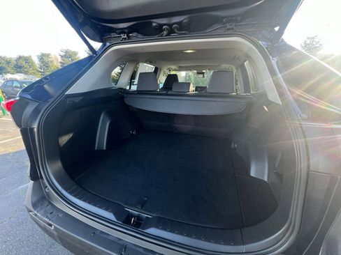 Used 2025 Toyota RAV4 XLE image 33