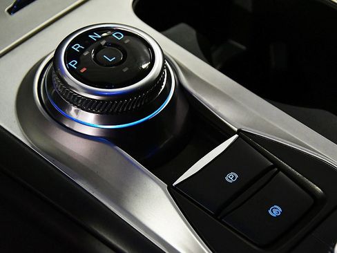 Used 2022 Ford Explorer XLT image 24