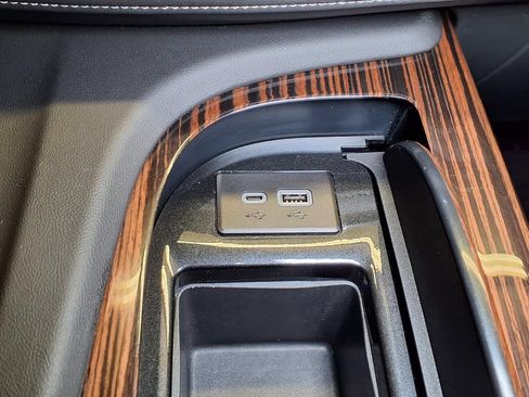 Certified 2024 Cadillac Escalade Premium Luxury AWD/4WD image 6