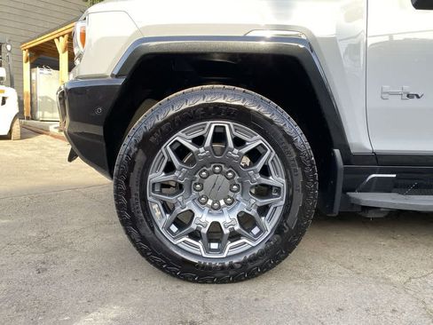 Used 2025 GMC Hummer EV 3X AWD/4WD image 11