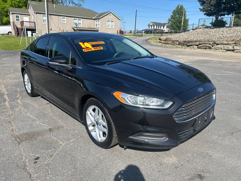 Used 2014 Ford Fusion SE FWD image 4