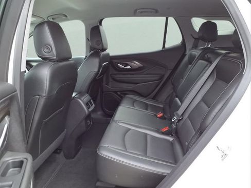 Used 2024 GMC Terrain SLT AWD/4WD image 17