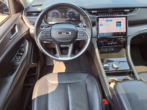 Used 2022 Jeep Grand Cherokee L Limited AWD/4WD image 9
