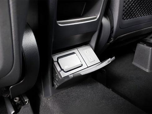 Used 2025 Mercedes-Benz GLA 250 image 30