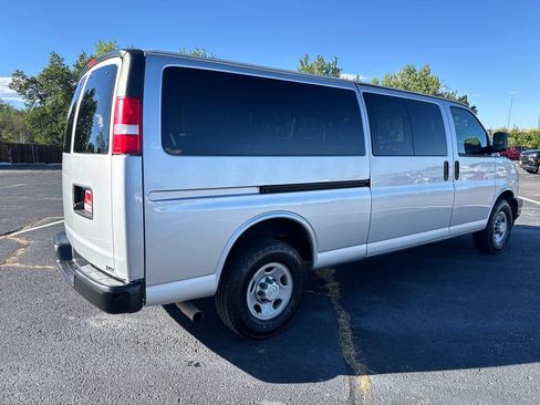 Used 2017 Chevrolet Express 3500 LS RWD image 5
