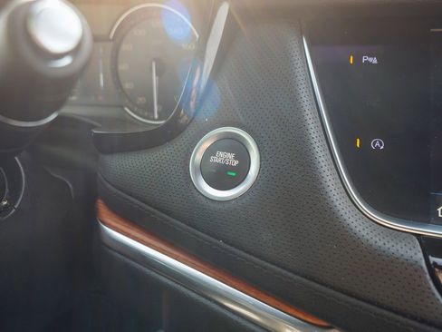 Used 2020 Cadillac XT5 Premium Luxury w/ LPO, Floor Liner Package image 23