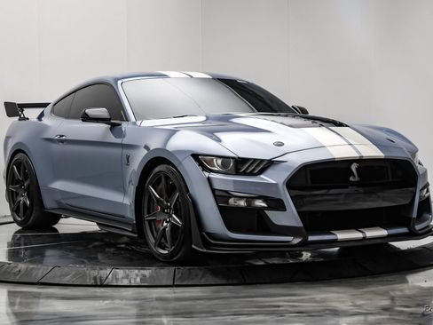 Used 2022 Ford Mustang Shelby GT500 w/ Carbon Fiber Track Pack RWD image 28