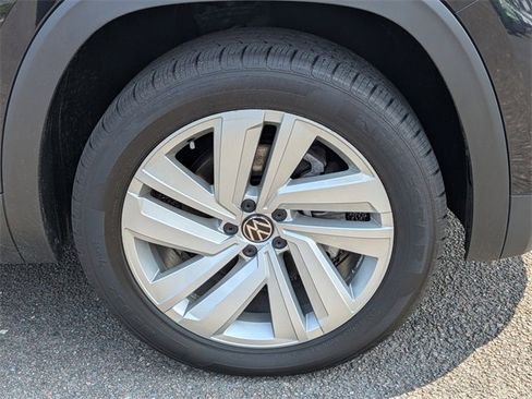 Used 2022 Volkswagen Atlas Cross Sport SE image 11