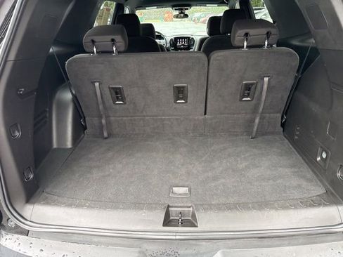 Used 2023 Chevrolet Traverse LT image 25