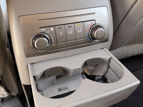 Used 2013 Toyota Highlander SE image 40