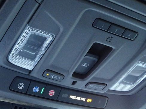 Used 2024 GMC Sierra 2500 SLT w/ SLT Convenience Package image 39