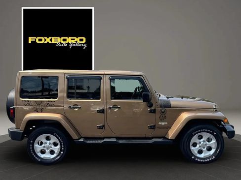 Used 2015 Jeep Wrangler Unlimited Sahara w/ Dual Top Group AWD/4WD image 4