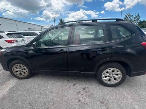 Used 2021 Subaru Forester AWD/4WD image 11