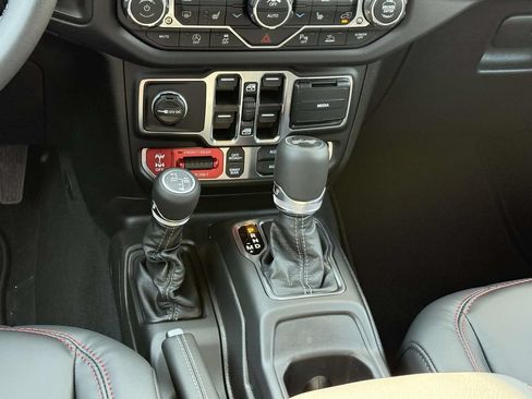 New 2026 Jeep Wrangler Unlimited Rubicon AWD/4WD image 22