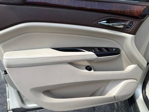 Used 2014 Cadillac SRX Luxury w/ Driver Awareness Package AWD/4WD image 11