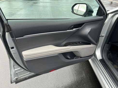 Used 2024 Toyota Camry LE image 9