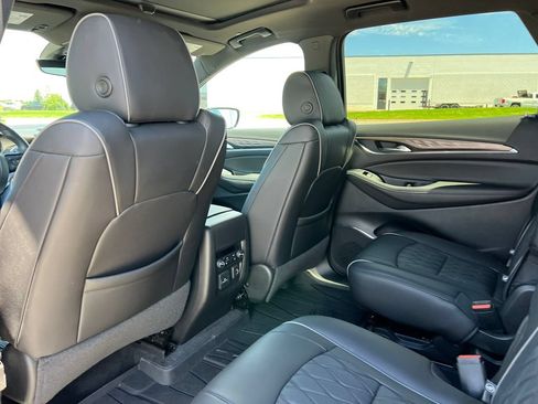 Used 2023 Buick Enclave Avenir w/ Avenir Technology Package AWD/4WD image 41
