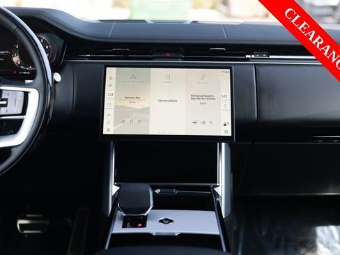 Used 2025 Land Rover Range Rover Long Wheelbase SE AWD/4WD image 26