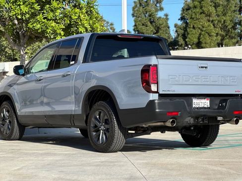 Certified 2025 Honda Ridgeline Sport image 3