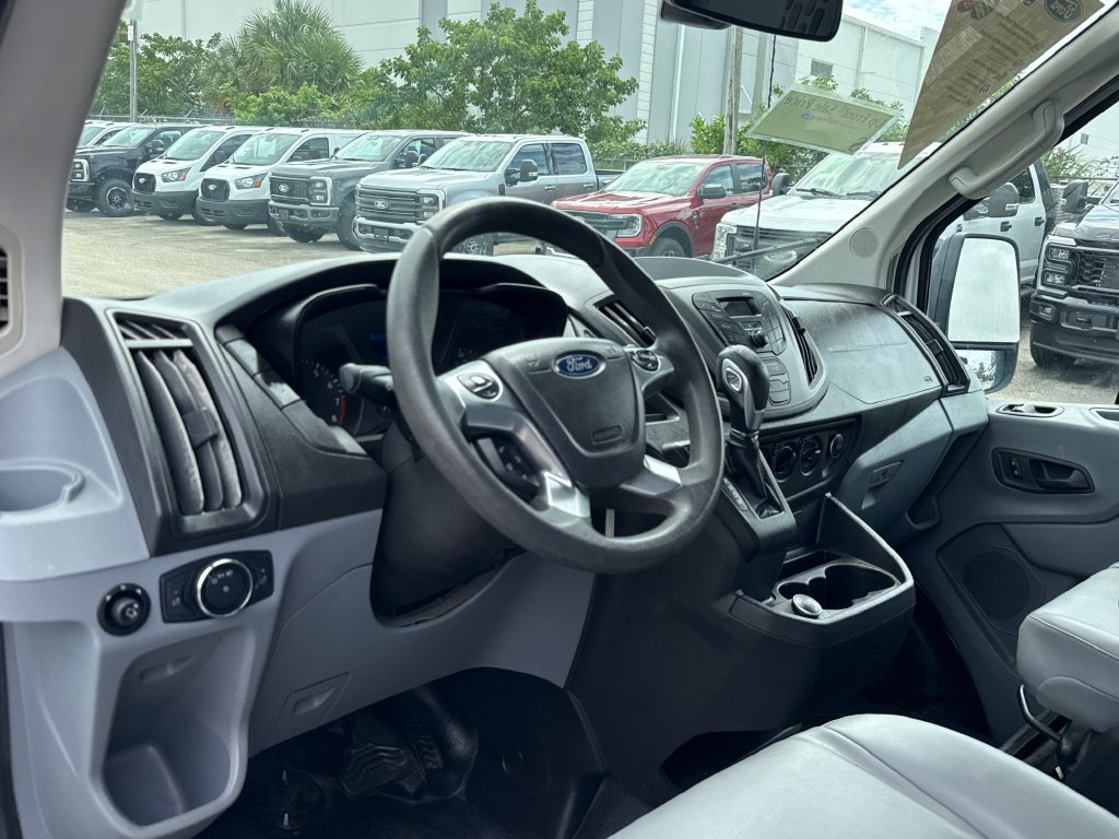 Used 2018 Ford Transit 250 148 High Roof RWD image 5