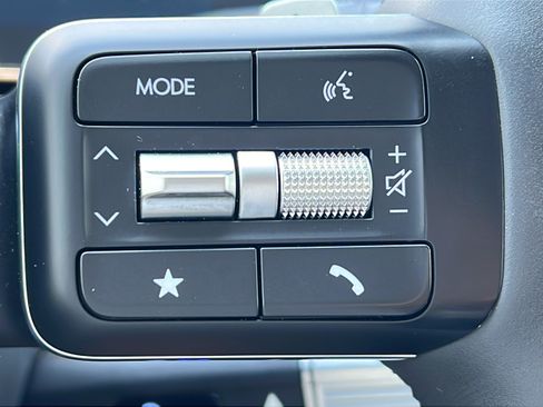 Certified 2024 Hyundai Santa Fe SE FWD image 20