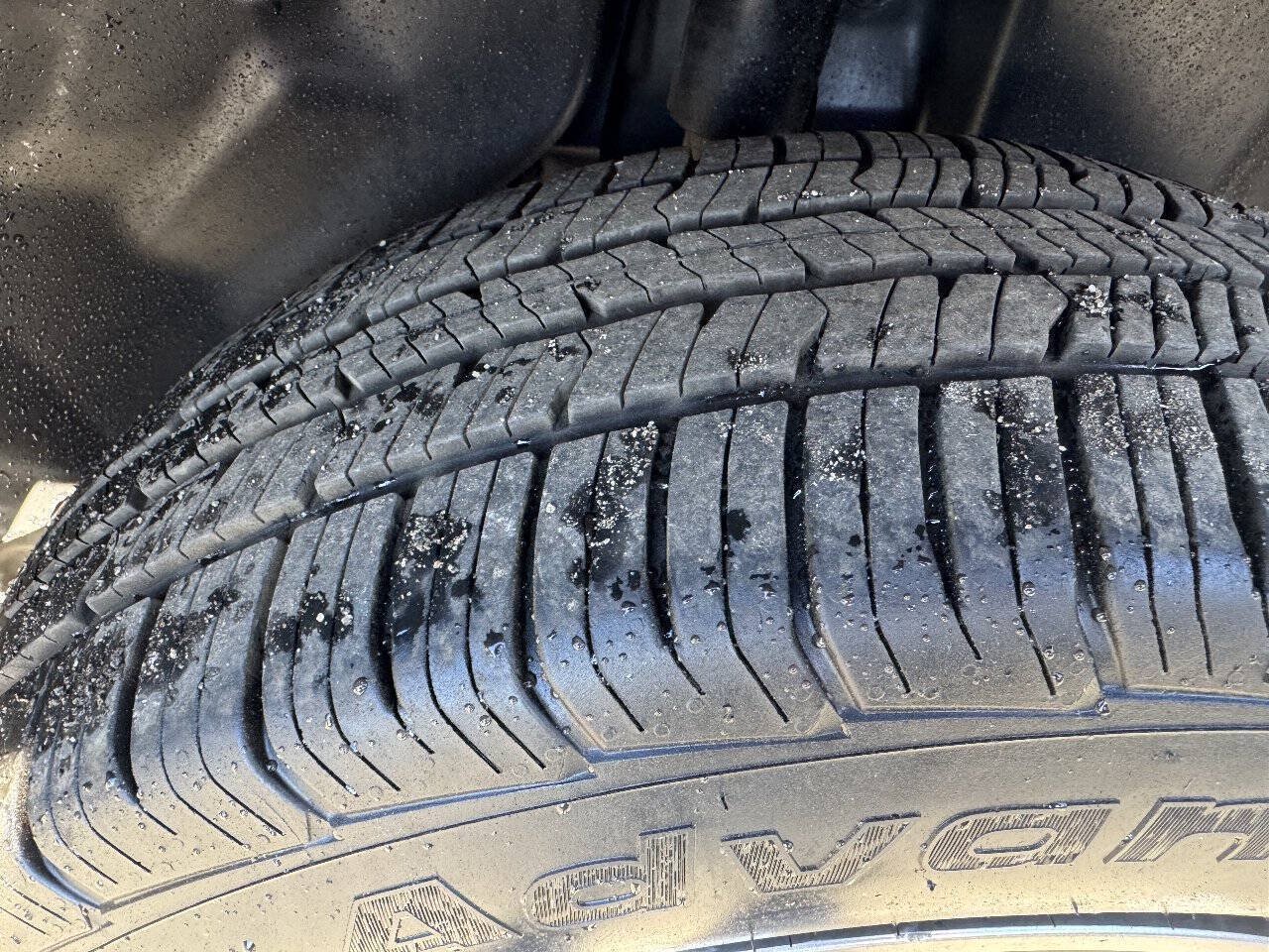 Used 2019 Jeep Cherokee Trailhawk w/ Comfort/Convenience Group AWD/4WD image 19