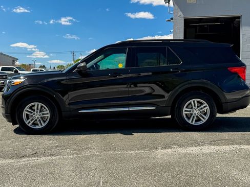 Certified 2023 Ford Explorer XLT AWD/4WD image 6