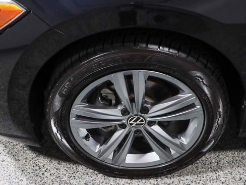 Used 2024 Volkswagen Jetta SE image 11