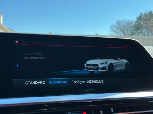 Used 2022 BMW Z4 M40i w/ Premium Package image 37