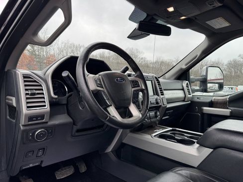 Used 2017 Ford F250 Lariat w/ Lariat Ultimate Package image 14