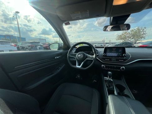 Used 2025 Nissan Altima 2.5 SV image 34