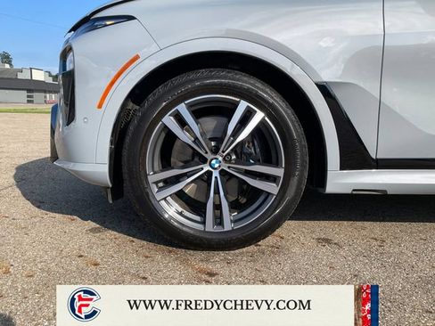 Used 2025 BMW X7 M60i AWD/4WD image 28