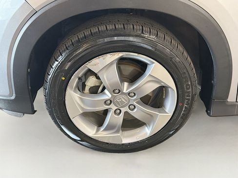 Used 2019 Honda HR-V LX image 11