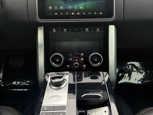 Used 2019 Land Rover Range Rover HSE image 22