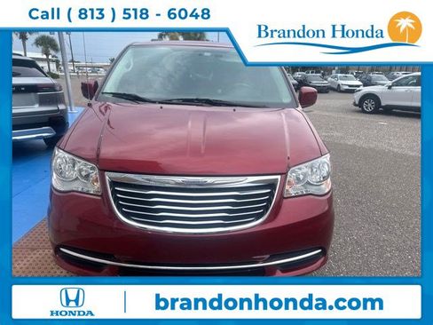 Used 2016 Chrysler Town & Country LX FWD image 1