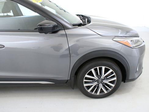 Used 2024 Nissan Kicks SR FWD image 11