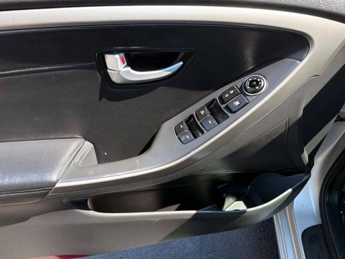 Used 2013 Hyundai Elantra GT w/ Style Pkg FWD image 12
