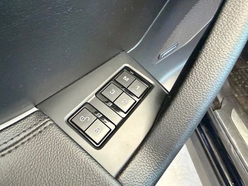 Used 2018 Jaguar F-PACE Premium image 6